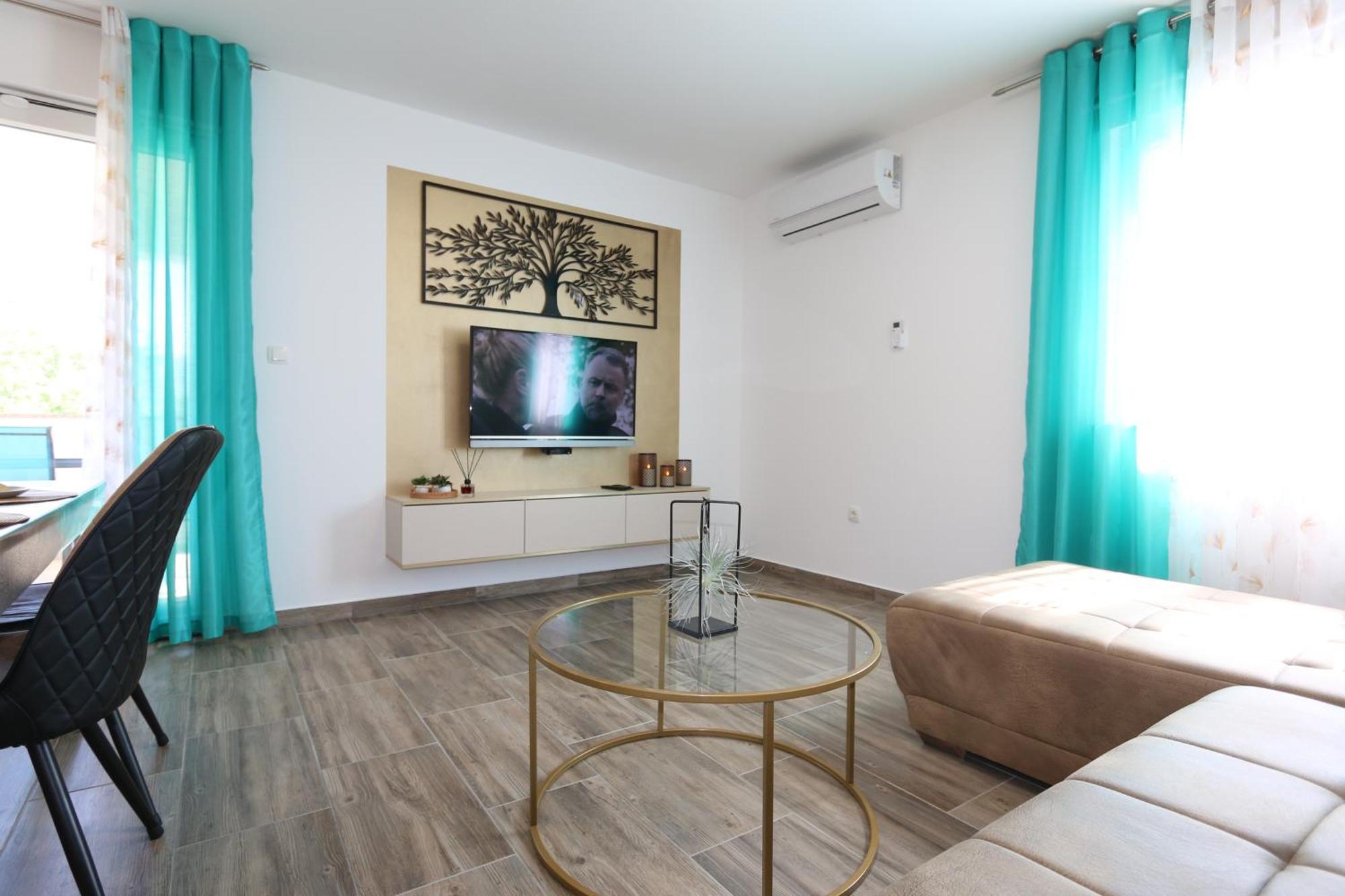 Apartments Mirjana Šilo Екстериор снимка