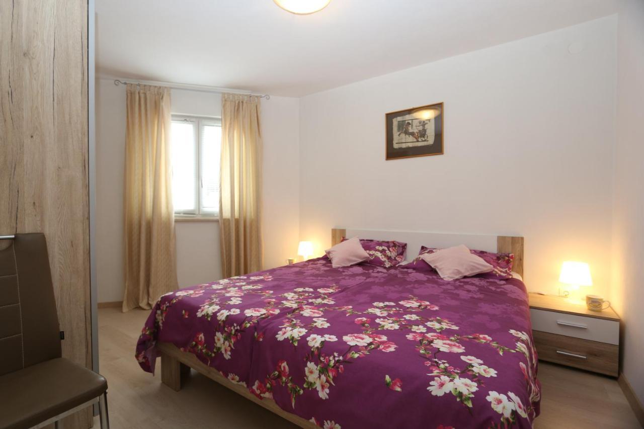Apartments Mirjana Šilo Екстериор снимка