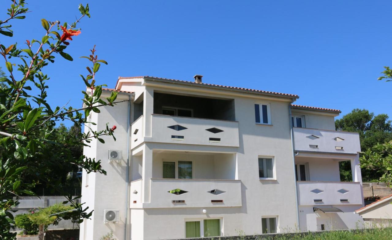 Apartments Mirjana Šilo Екстериор снимка