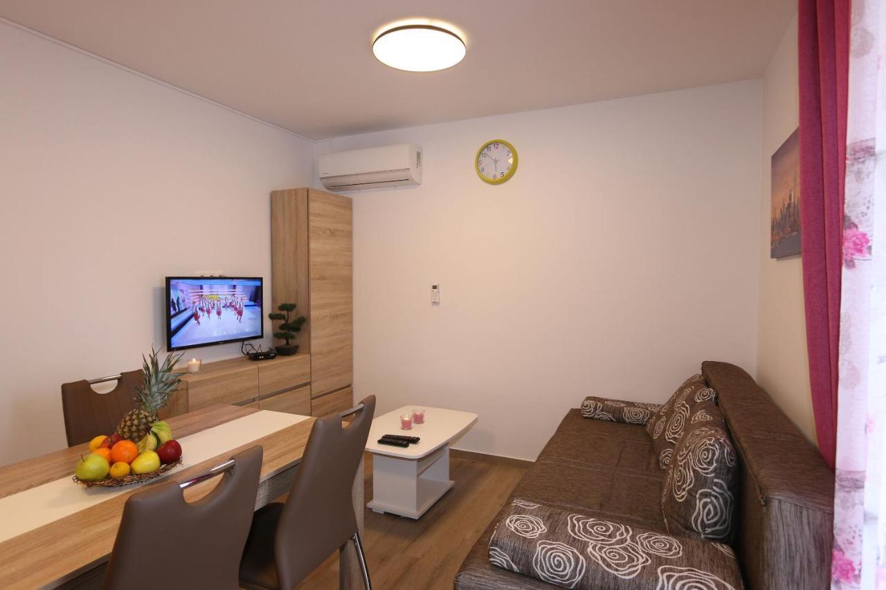 Apartments Mirjana Šilo Екстериор снимка