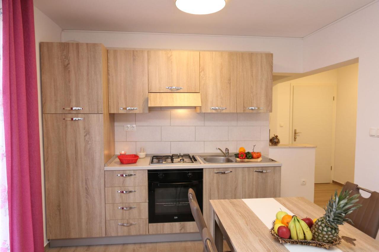 Apartments Mirjana Šilo Екстериор снимка